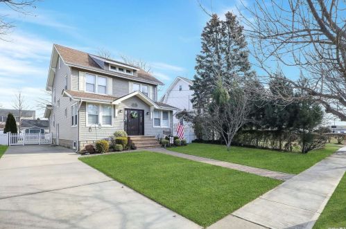 71 Denton Ave, East Rockaway, NY 11518-1522