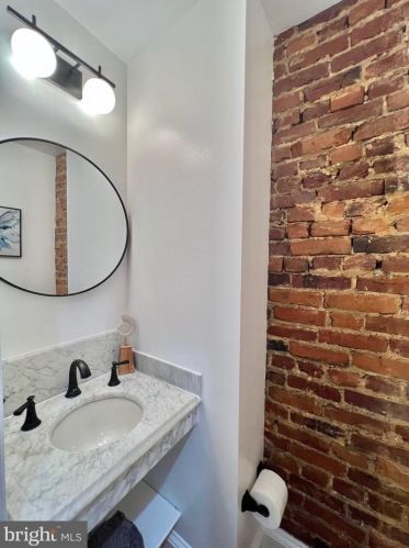 720 Taylor St, Washington DC  20017-2005 exterior