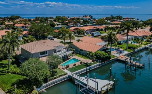 1999 Illinois Ave, Saint Petersburg FL  33703-3421 exterior