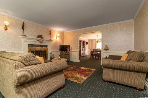 209 Country Rd, Mount Sinai NY  11766-1509 exterior