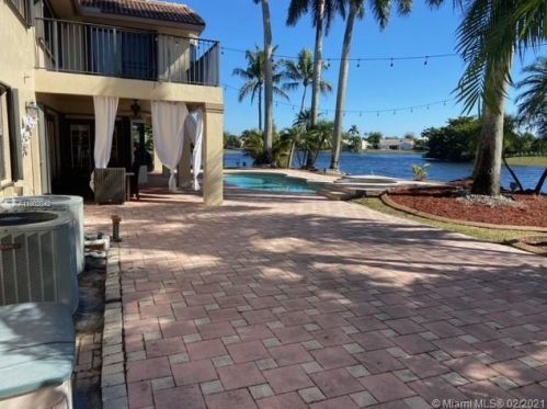 19410 4th Ct, Hollywood, FL 33029-3242