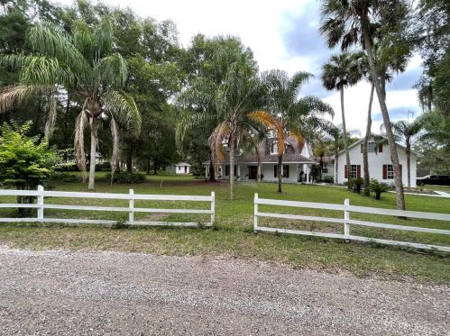 1780 Dykes Dr, Deland, FL 32720-2112