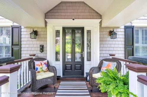12 Bay St, Monmouth Hills, NJ 07732-1802