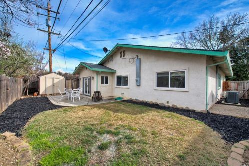 200 Juniper St, Vacaville CA 95688-2736 exterior