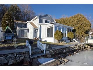 47 Vernon Rd, Manchester, CT 06043-7324