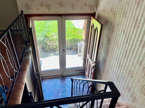 338 Union Valley Rd, Mahopac NY  10541-4333 exterior