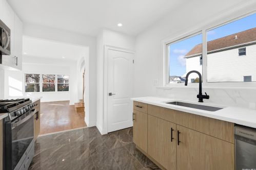 1327 Scimitar Ave, Floral Park NY  11003-3312 exterior