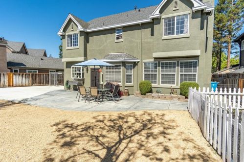 1940 Morning Glory Dr, Hollister CA  95023-7622 exterior