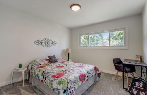 4460 Glenway St, Milwaukee WI 53225-4449 exterior