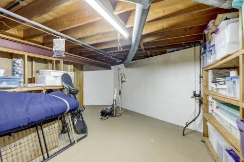 5237 20th St, Milwaukee WI 53233-2548 exterior