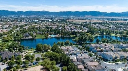 40347 Amesbury Ln, Temecula CA 92591-4432 exterior