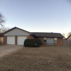 10301 Birkenhead Rd, Yukon OK  73099-7503 exterior