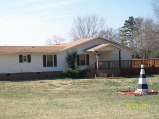 487 Caudle Kiker Rd, White Store, NC 28133-8013