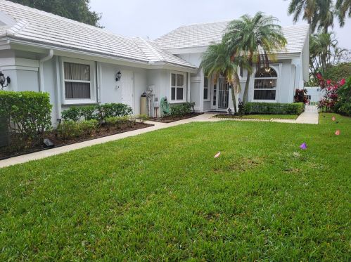 2285 Saratoga Ln, West Palm Beach, FL 33409-7224