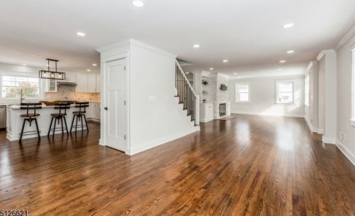 38 La Secla Pl, Berkeley Heights NJ  07922-1234 exterior