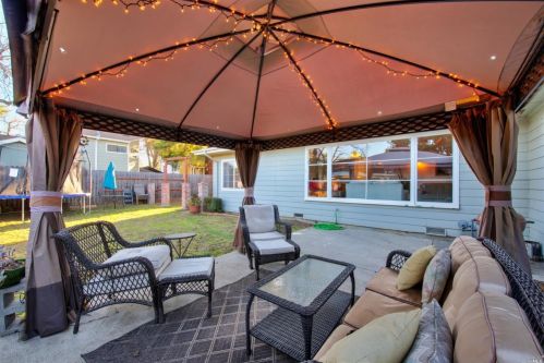 205 Kendal St, Vacaville CA 95688-3827 exterior