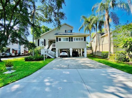 97 Canal Dr, Palm Harbor, FL 34684-1101