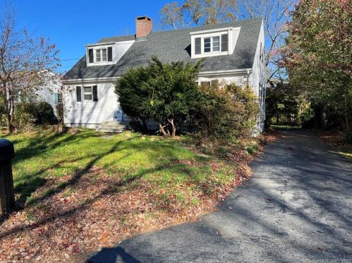 11 Bradford Cir, Groton, CT 06340-4103