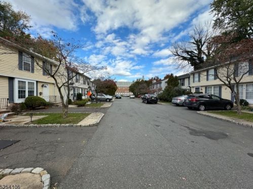 649 Park Ave, East Orange, NJ 07017-1563