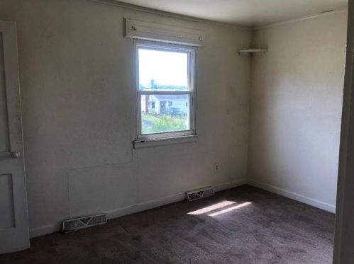 17 Virginia Dr, Mckeesport PA  15133-1005 exterior