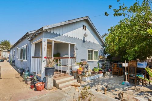 19281 4th St, Oro Grande, CA 92368-9555
