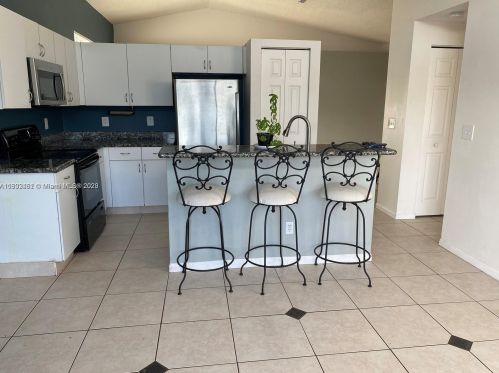 18048 30th Ct, Hollywood, FL 33029-5510