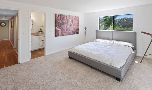 3525 Pansy Dr, Calabasas CA  91302-2072 exterior