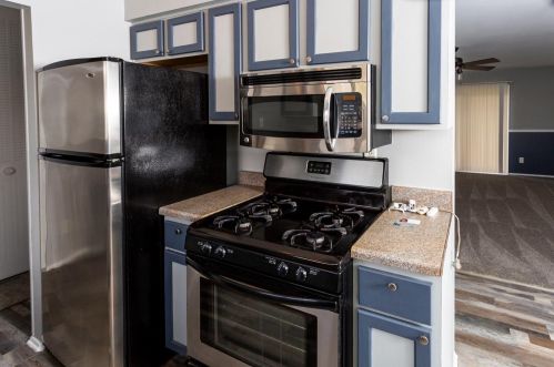 355 60th Dr, Gary IN  46410-3011 exterior