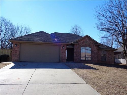 20566 Ember Ln, Harrah, OK 73045-9674