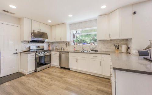 24494 Leona Dr, Hayward CA  94542-1010 exterior