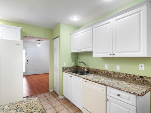 859 4 Ln, Vero Beach FL 32962-1656 exterior