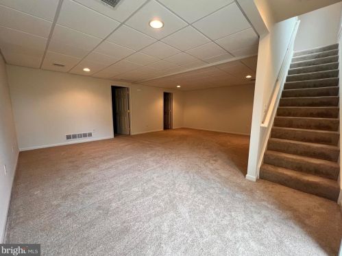 71 Keswick Dr, Navy Sup Dpt PA 17050-7917 exterior