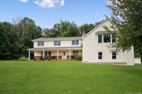 11 High Mdw Rd, Huntington CT 06484-3475 exterior