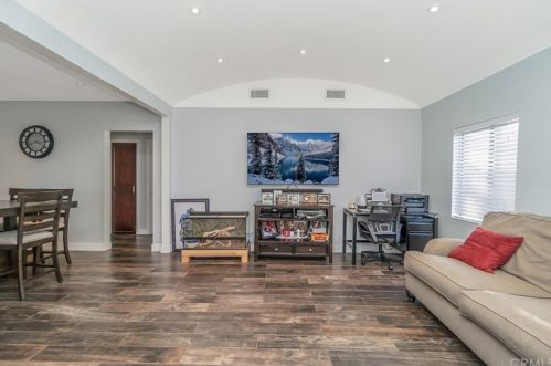4274 Walnut Ave, Lynwood, CA 90262-3823