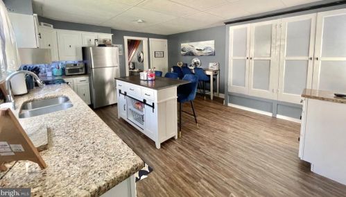 142 Market St, Mount Joy PA  17552-1306 exterior