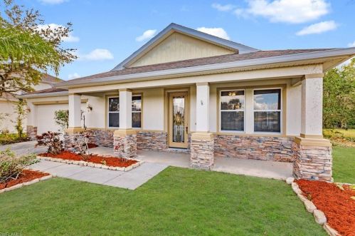 8170 Fountain Mist Blvd, Lehigh Acres, FL 33972-7131