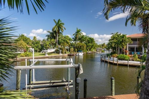 1165 Clam Ct, Naples, FL 34102-0562