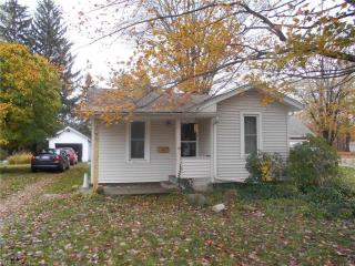 269 Lockwood St, Geneva On The Lake, OH 44041-1433