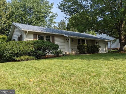 2336 Henbird Ln, Lancaster, PA 17601-2804