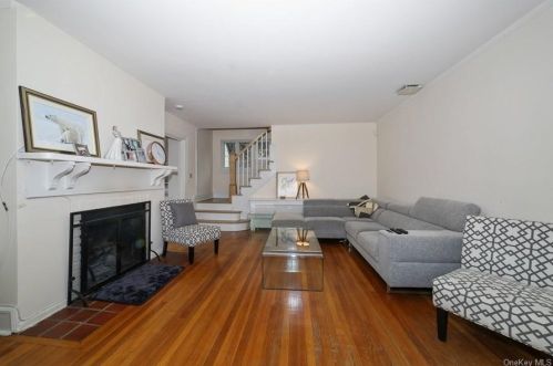 1187 Post Rd, Scarsdale, NY 10583-2023