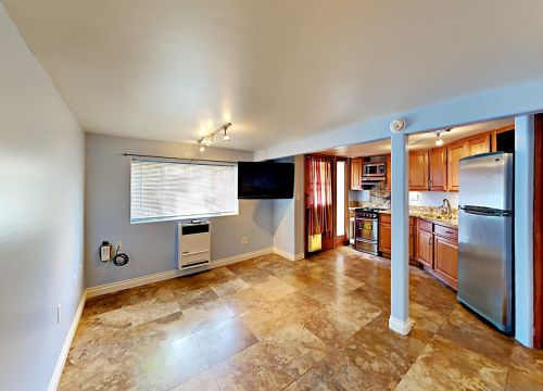 1660 Linwood St, San Diego CA 92110-2830 exterior