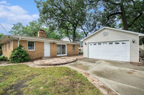 908 Grove St, Mishawaka IN  46545-6054 exterior