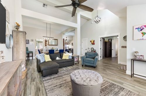 9901 Falcon Meadow Dr, Elk Grove CA 95624-2761 exterior