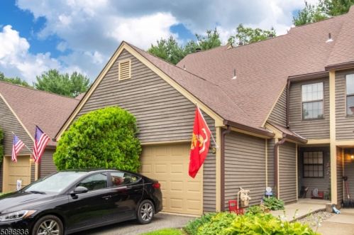 10 New Bedford Rd, West Milford Lakes NJ  07480-1269 exterior