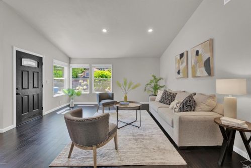 537 Stanford St, Vacaville CA  95687-4609 exterior