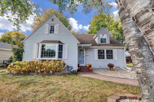 1148 Meacham St, Green Bay, WI 54304-2313