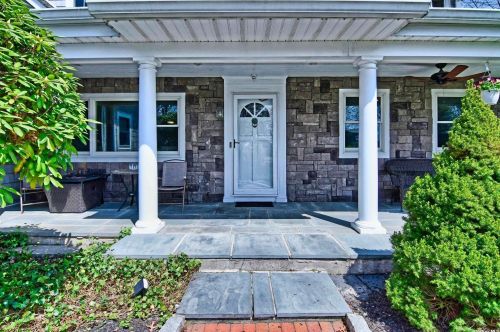 23 Wylde Rd, Mount Sinai, NY 11766-2402