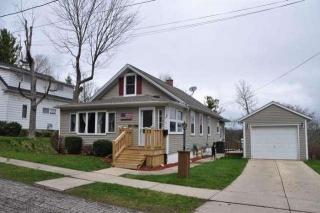 516 Terrace Ave, Lyons, WI 53105-1032