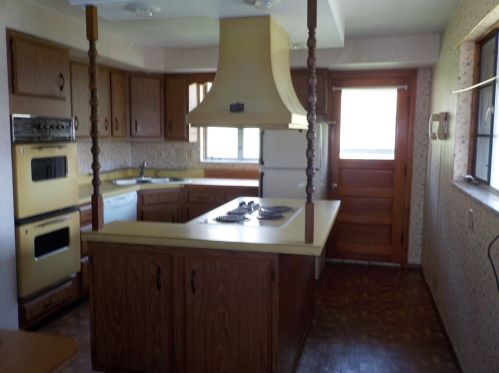 200 Ramsey Ave, Bridgeville, PA 15017-1960