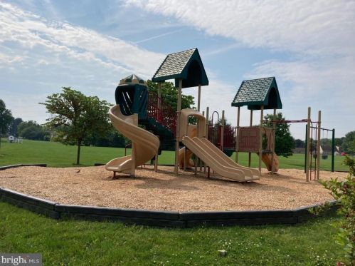 57 Perseverance Ln, Ephrata PA  17522-9159 exterior